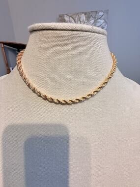 Gold Tone Rope Chain Choker Necklace 14”